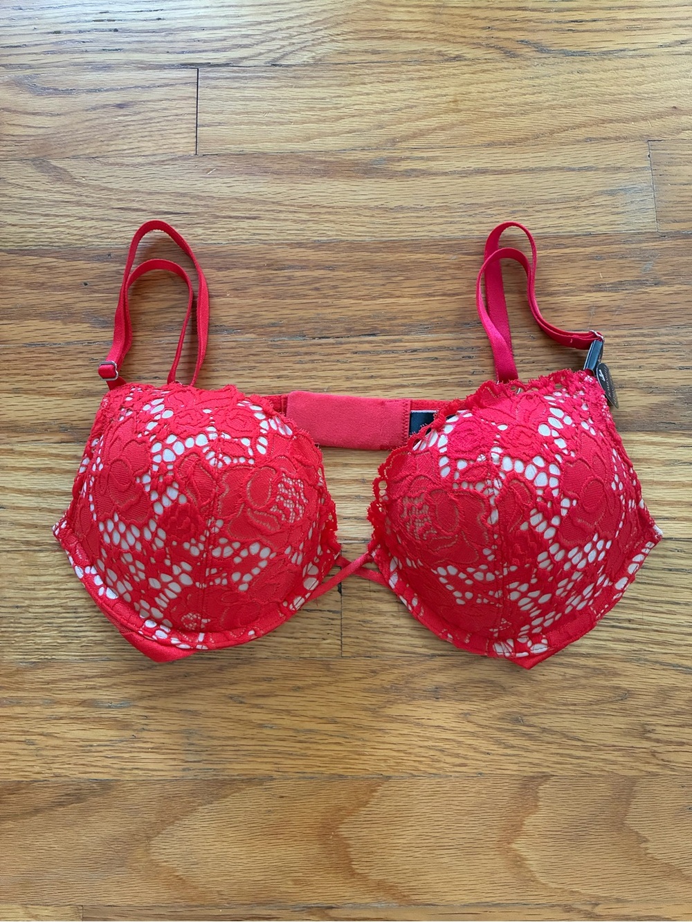 Victorias Secret red lace front bombshell bra size 34A , NWT